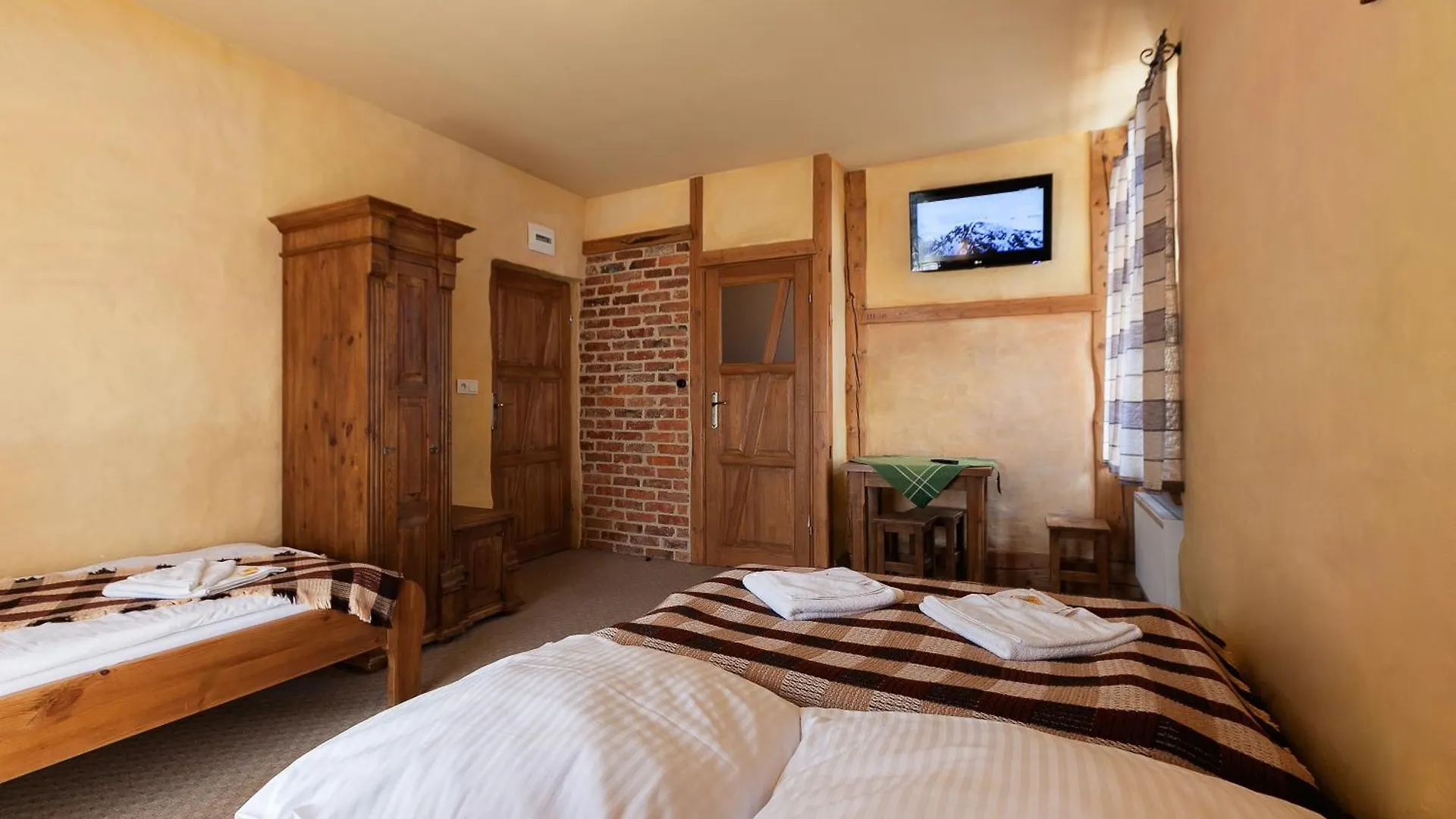 Gosciniec Pod Lipa Bed and Breakfast Szklarska Poręba 0*,  Polen